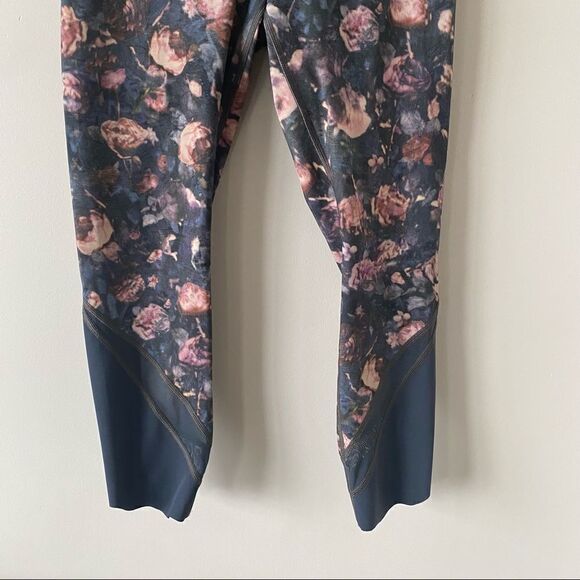 LULULEMON Wunder Under Crop II (Special Edition) *Scallop 24" Frosted Rose - Picture 9 of 12